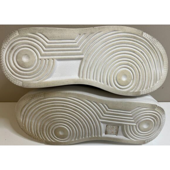 Unbranded platform sneakers in retro colors/style. Size 9(W). - Picture 8 of 9